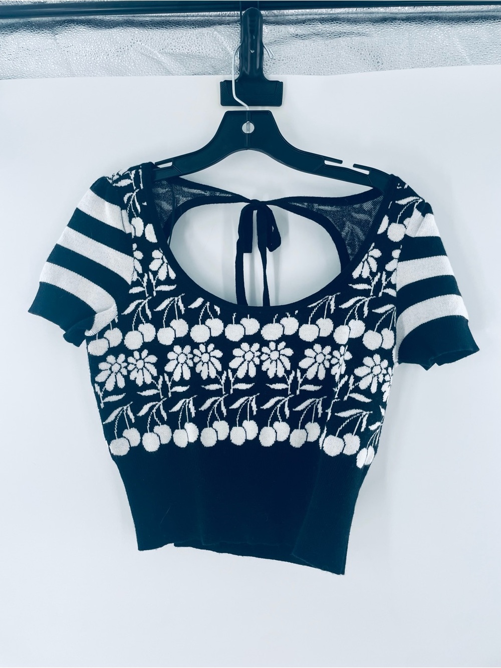 Maeve Anthropologie Black & White Floral Cherry Knit Tie-Back Soft Crop Top